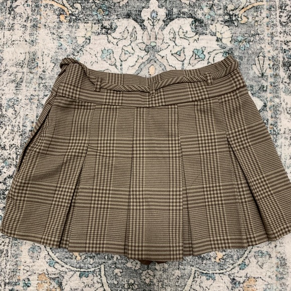 NWOT Hollister Mid-Rise Pleated Mini Skort in Light Brown Plaid XXS - Picture 4 of 5
